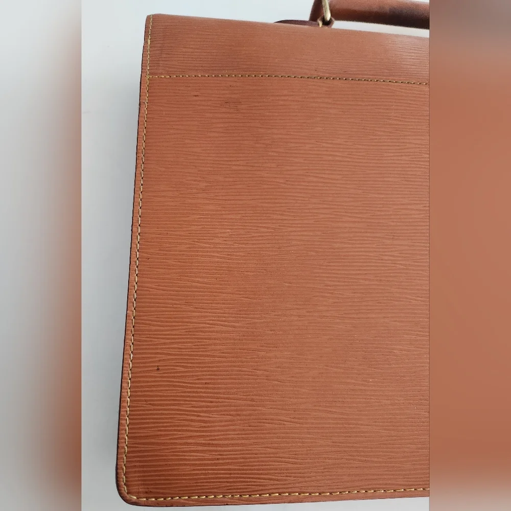 LV Serviette Conseiller Epi Briefcase.Excellent Condition..Minor Callouts! - Picture 5 of 16